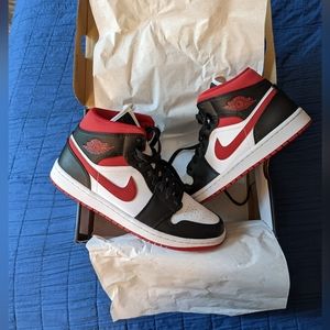 Air Jordan 1 Mid